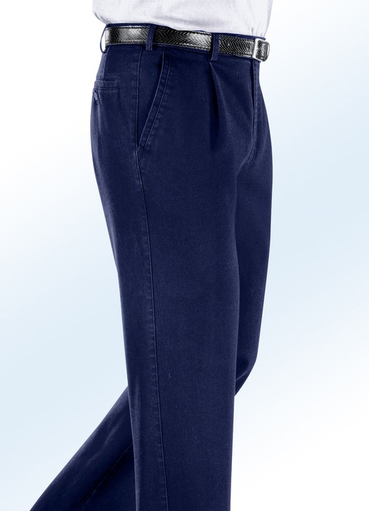 Jeans - Bügelfreie Jeans mit Gürtel in 3 Farben, in Größe 024 bis 062, in Farbe DARKBLUE Ansicht 1