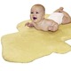 Teppiche - Baby-Lammfell aus hochwertigem Merino-Lammfell – Farbe GOLD-BEIGE – Ansicht 1 Teppiche - Baby-Lammfell aus hochwertigem Merino-Lammfell, in Farbe GOLD-BEIGE – Farbe GOLD-BEIGE – Ansicht 1