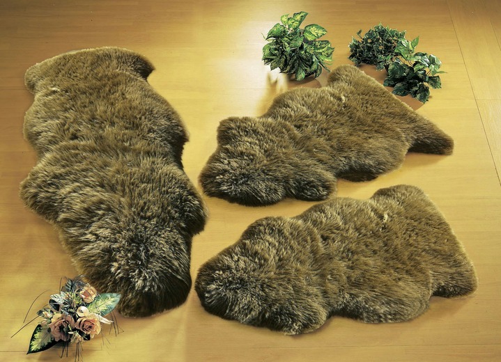 Wohnen - Bettumrandung aus echtem Lammfell in Tierform, in Farbe BRAUN Ansicht 2
