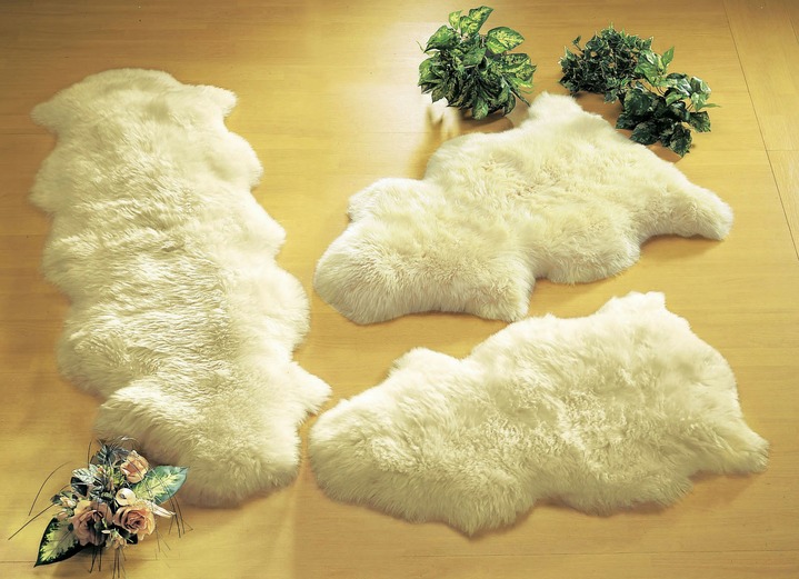 Wohnen - Bettumrandung aus echtem Lammfell in Tierform, in Farbe BRAUN Ansicht 3