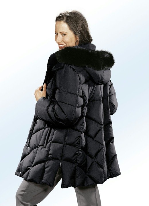 Damen - Daunenjacke mit abnehmbarem Kunstpelz-Besatz an der Kapuze, in Größe 036 bis 054, in Farbe SCHWARZ Ansicht 1