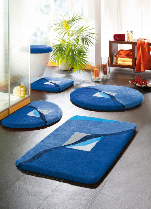 Badgarnituren - Badgarnitur der Marke Kleine Wolke, in Größe 100 (Vorleger halbrund, 50/80 cm) bis 112 (WC-Deckelbezug mit Kordel), in Farbe ROT Ansicht 5