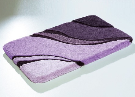 Badgarnituren - Moderne Badgarnitur von Kleine Wolke – Farbe LILA – Ansicht  Badgarnituren - Moderne Badgarnitur von Kleine Wolke, in Größe 100 (Vorleger halbrund, 50/ 80 cm bis 112 (WC-Deckelbezug mit Kordel, 47/ 50 cm)), in Farbe BLAU – Farbe LILA – Ansicht