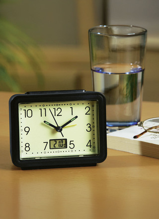 Praktische Hilfsmittel - Leuchtender Wecker – Farbe SCHWARZ – Ansicht  Praktische Hilfsmittel - Leuchtender Wecker, in Farbe SCHWARZ – Farbe SCHWARZ – Ansicht