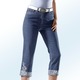 7/8-Hosen, Capris, Bermudas - 7/8-Jeans mit floraler Stickerei, in Größe 018 bis 054, in Farbe JEANSBLAU – Farbe JEANSBLAU – Ansicht 1