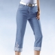 7/8-Hosen, Capris, Bermudas - 7/8-Jeans mit floraler Stickerei, in Größe 018 bis 054, in Farbe JEANSBLAU