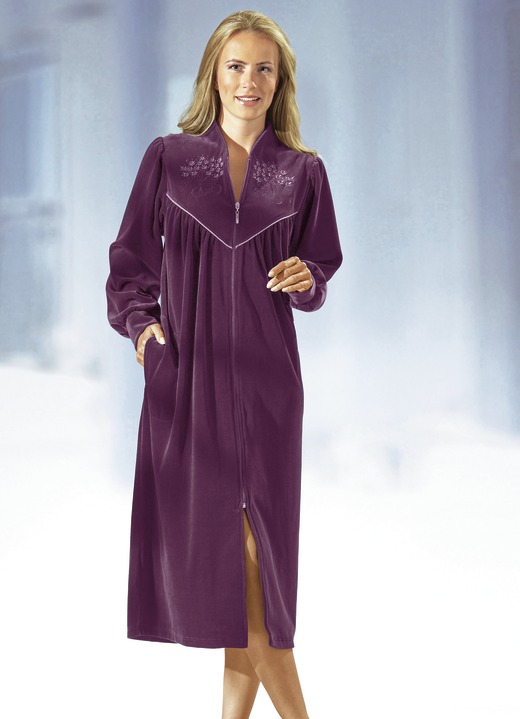 Hausmäntel - Hausmantel mit Stickerei- und Paillettenzier Ansicht 2 Hausmäntel - Hausmantel mit Stickerei- und Paillettenzier, in Größe 036 bis 058, in Farbe PETROL Ansicht 2