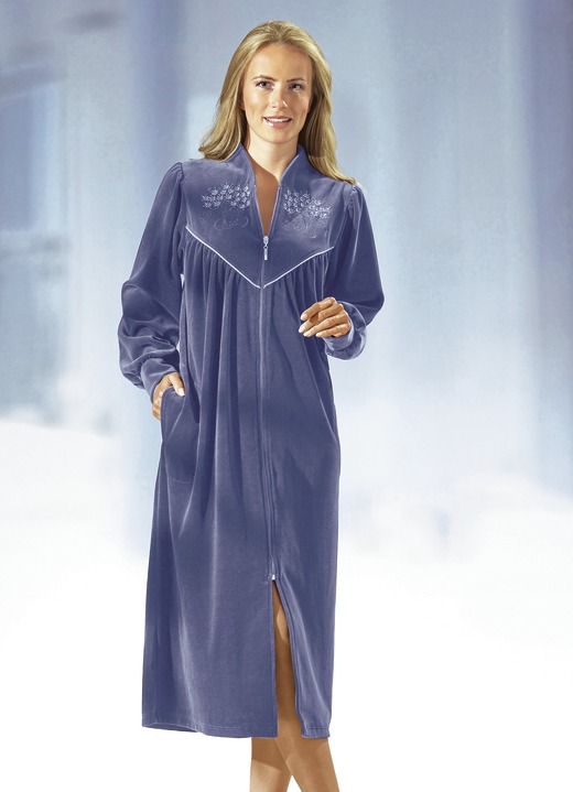 Hausmäntel - Hausmantel mit Stickerei- und Paillettenzier Ansicht 3 Hausmäntel - Hausmantel mit Stickerei- und Paillettenzier, in Größe 036 bis 058, in Farbe PETROL Ansicht 3