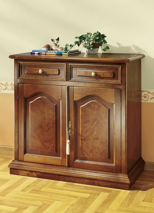 Möbel - Teilmassive Kommode mit Echtholzfurnier, in Farbe NUSSBAUM, in Ausführung Kommode, 1-türig Ansicht 3