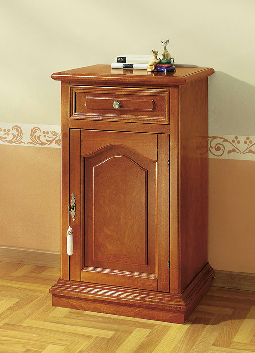 Möbel - Teilmassive Kommode mit Echtholzfurnier, in Farbe NUSSBAUM, in Ausführung Kommode, 1-türig Ansicht 5