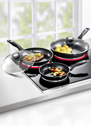Töpfe & Pfannen - Aluguss-Profi-Pfannen-Set, 5-teilig, mit 3-facher Thermo-Keramikbeschichtung – Farbe SCHWARZ – Ansicht  Töpfe & Pfannen - Aluguss-Profi-Pfannen-Set, 5-teilig, mit 3-facher Thermo-Keramikbeschichtung, in Farbe SCHWARZ – Farbe SCHWARZ – Ansicht