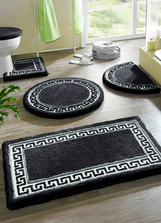 Badgarnituren - Badgarnitur mit Mäander-Bordüre, in Größe 100 (Vorleger halbrund, 50/ 80 cm) bis 112 (Deckelbezug mit Kordel, 47/ 50 cm), in Farbe BLAU – Farbe ANTHRAZIT – Ansicht 