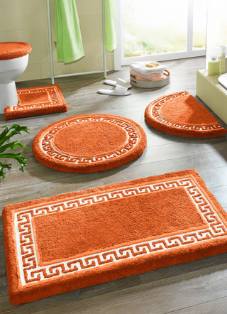 Badgarnituren - Badgarnitur mit Mäander-Bordüre, in Größe 100 (Vorleger halbrund, 50/ 80 cm) bis 112 (Deckelbezug mit Kordel, 47/ 50 cm), in Farbe BLAU – Farbe TERRA – Ansicht 