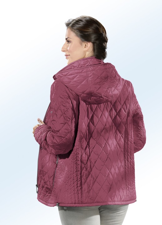 Jacken & Mäntel - Jacke mit abnehmbarer Kapuze, in Größe 040 bis 060, in Farbe HIMBEERE Ansicht 1