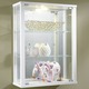 Möbel - Hängevitrine mit ESG-Sicherheitsglas – Farbe WEISS – Ansicht 2 Möbel - Hängevitrine mit ESG-Sicherheitsglas, in Farbe SCHWARZ, in Ausführung ohne LED-Beleuchtung – Farbe WEISS – Ansicht 2