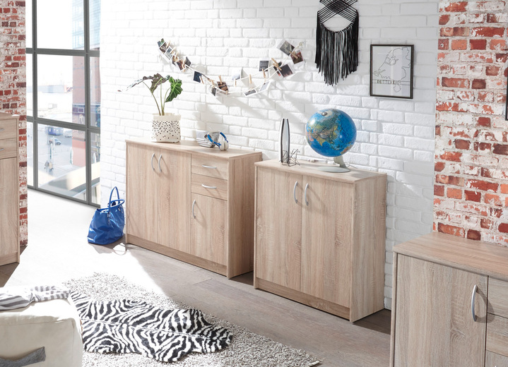 Möbel - Kombifreundliche Kommode mit silberfarbenen Griffen, in Farbe BUCHE, in Ausführung 2-türig, schmal Ansicht 7