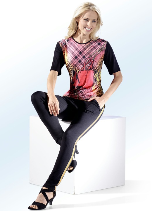 - Hose im stadttauglichen Joggpants-Style, in Größe 018 bis 052, in Farbe SCHWARZ Ansicht 3