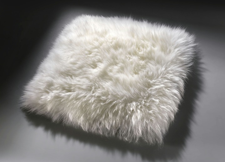Wohnaccessoires - Merino-Lammfell-Sitzauflage in Tierform, in Farbe BEIGE Ansicht 6