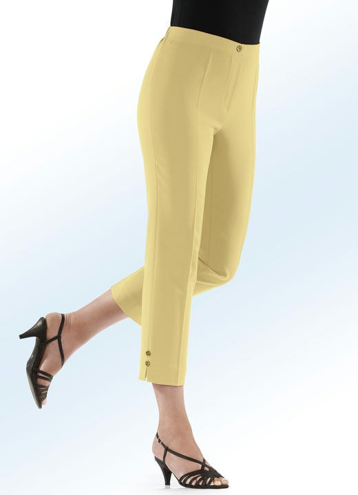 Hosen - Hose mit aparten Zierknöpfen am Saumabschluss, in Größe 018 bis 058, in Farbe WEISS Ansicht 7