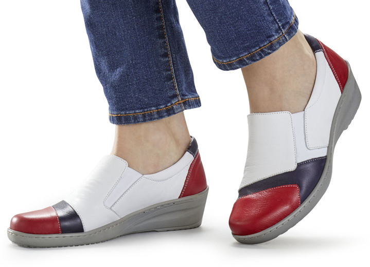 Schuhe - Gemini Slipper mit seitlichen Gummizügen, in Größe 036 bis 042, in Farbe WEISS-ROT-BLAU Ansicht 2