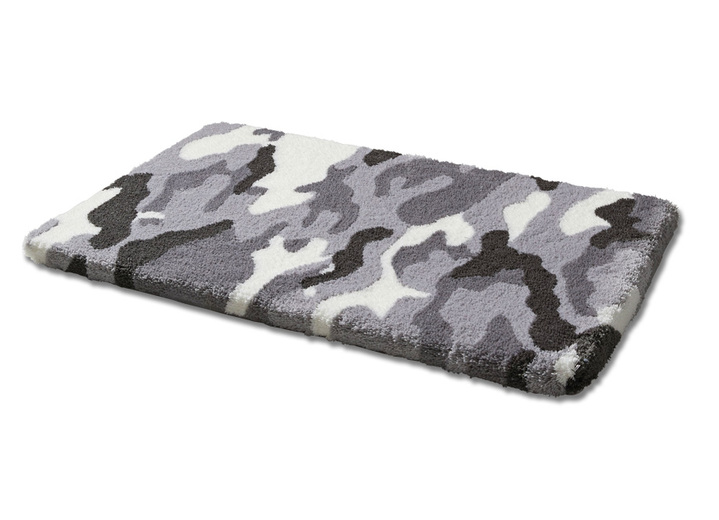 - Badgarnitur im Camouflage-Dessin, in Größe 106 (Teppich rund, ø 90 cm) bis 109 (Hänge-WC-Vorleger, 50/ 55 cm), in Farbe GRAU