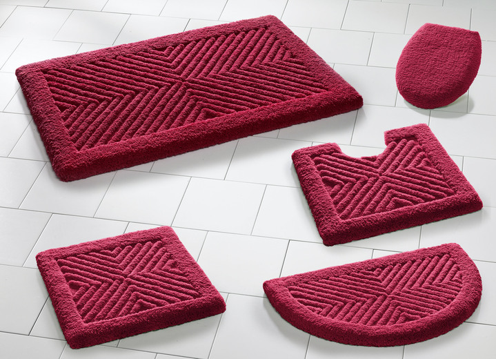 Badgarnituren - Kombifreundliche Badgarnitur, ideal für Allergiker, in Größe 100 (Vorleger halbrund, 50/ 80 cm) bis 112 (WC-Deckelbezug, 47/ 50 cm), in Farbe BORDEAUX