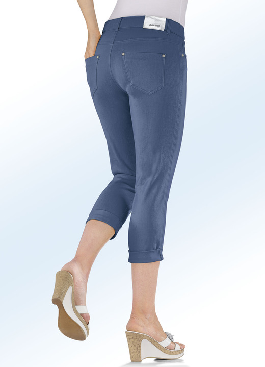 Hosen mit Knopf- und Reißverschluss - Magic-Capri-Jeans in 5-Pocket-Form, in Größe 017 bis 050, in Farbe JEANSBLAU Ansicht 1