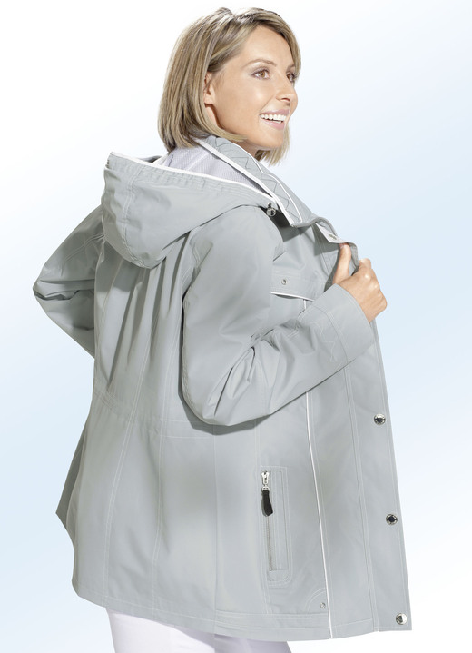 Kurz - Funktionsjacke mit abnehmbarer Kapuze Ansicht 2 Kurz - Funktionsjacke mit abnehmbarer Kapuze, in Größe 038 bis 054, in Farbe SCHILFGRÜN Ansicht 2