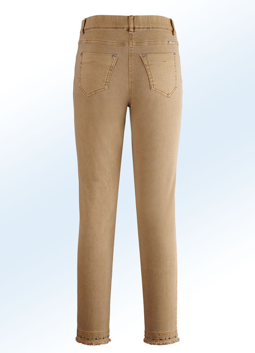 Hosen - Magic-Jeans mit toller Nietenzier sowie angesagtem Fransensaum, in Größe 017 bis 052, in Farbe WEISS Ansicht 7