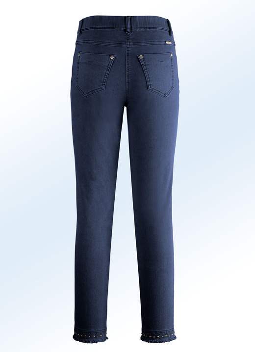 Hosen - Magic-Jeans mit toller Nietenzier sowie angesagtem Fransensaum, in Größe 017 bis 052, in Farbe WEISS Ansicht 16