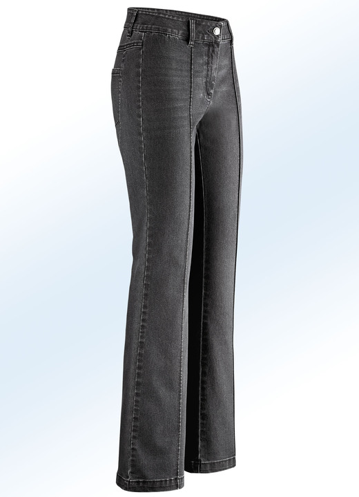 - Jeans in angesagter Boot Cut-Form, in Größe 017 bis 050, in Farbe SCHWARZ Ansicht 1