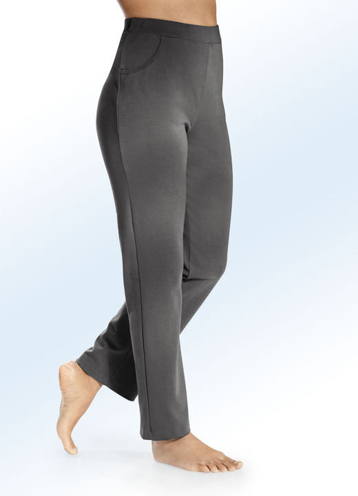 Freizeithosen - Hose mit zwei Schubtaschen, in Größe 018 bis 054, in Farbe TAUPE Ansicht 3