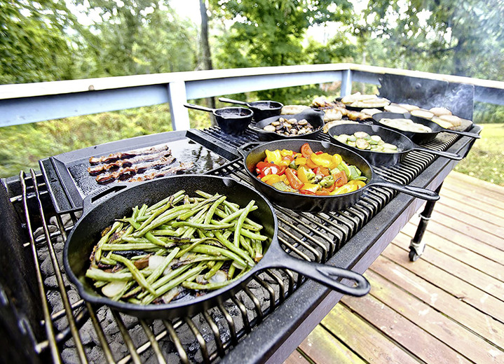 Töpfe & Pfannen - Gusseiserne Pfanne aus geschmiedetem Eisen, in Farbe SCHWARZ, in Ausführung ø 24 cm/H5 cm Ansicht 3