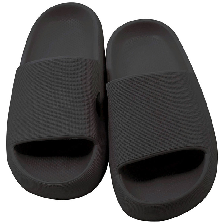 Hausschuhe - Wolken-Slipper relaxvital mit geriffelter Sohle, in Größe 036 bis 045, in Farbe BEERE Ansicht 3