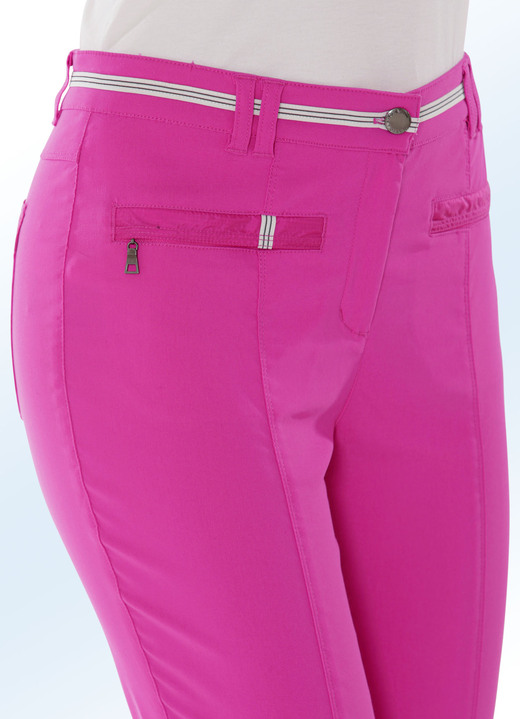 Hosen mit Knopf- und Reißverschluss - 7/8-lange Hose mit kontrastfarbenem Zierband, in Größe 017 bis 052, in Farbe MINT Ansicht 3