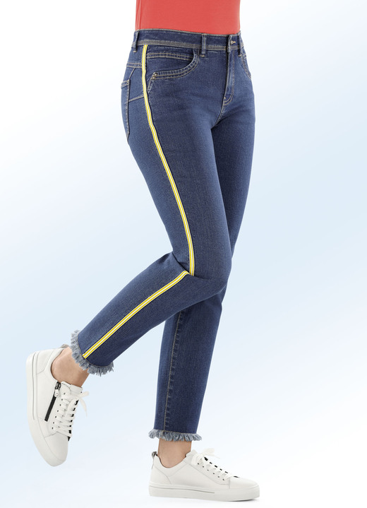- Jeans mit modischem Zierband, in Größe 017 bis 050, in Farbe JEANSBLAU-ECRU-GELB Ansicht 2