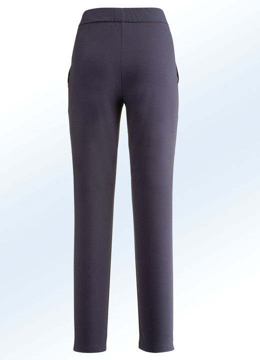 Hosen - Sportive Hose in aktueller Knöchellänge Ansicht 2 Hosen - Sportive Hose in aktueller Knöchellänge, in Größe 017 bis 052, in Farbe MARINE Ansicht 2