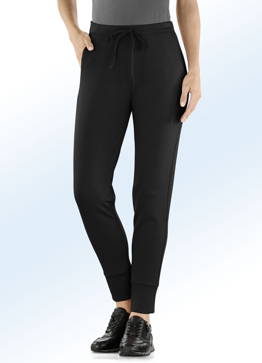 Hosen - Jerseyhose im stadttauglichen Joggpant-Style, in Größe 017 bis 052, in Farbe DUNKELROSÉ Ansicht 6