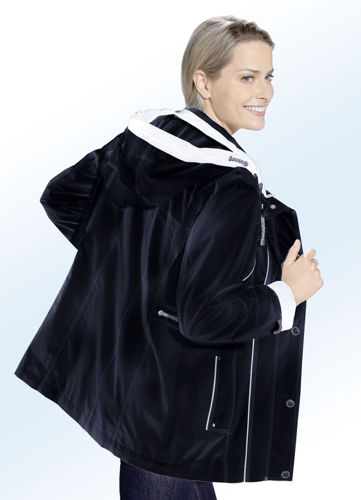 Kurz - Funktionsjacke mit kontrastfarbenen Akzenten, in Größe 036 bis 054, in Farbe WEISS-NAVY Ansicht 3