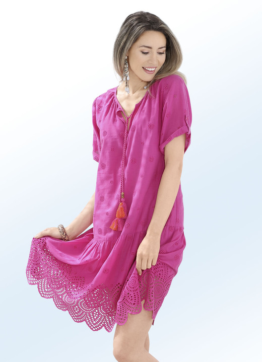 - Kleid mit Lochstickerei, aus reiner Baumwolle, in Größe 036 bis 052, in Farbe FUCHSIA Ansicht 3