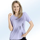 Kurzarm - Shirt mit Kontrast-Naht in 2 Farben – Farbe FLIEDER Kurzarm - Shirt mit Kontrast-Naht in 2 Farben, in Größe 036 bis 052, in Farbe FLIEDER