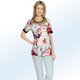 - Fantasievolles Longshirt mit effektvoller Tülleinsatz – Farbe ROT-MINT-ECRU – Ansicht 2 - Fantasievolles Longshirt mit effektvoller Tülleinsatz, in Größe 044 bis 054, in Farbe ROT-MINT-ECRU – Farbe ROT-MINT-ECRU – Ansicht 2