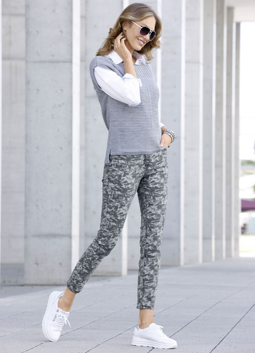 Hosen - Jeans mit Camouflage-Dessinierung, in Größe 017 bis 050, in Farbe BLAU-HELLBLAU Ansicht 9