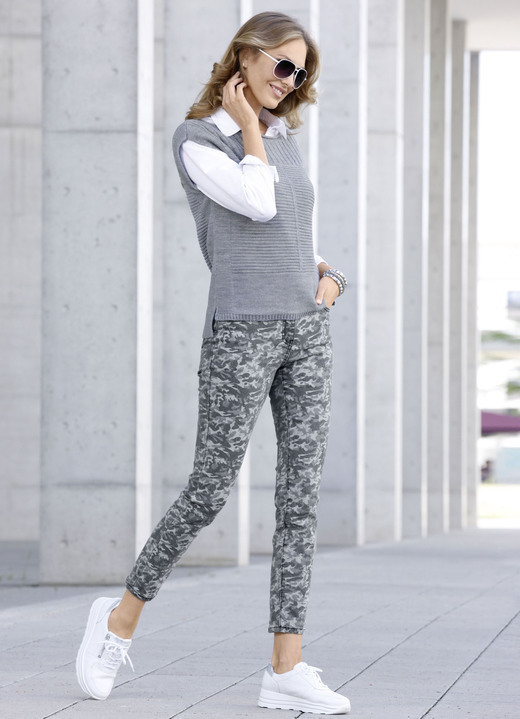 Pullunder - Pullunder mit Strukturmix, in Größe 036 bis 052, in Farbe HELLGRAU MELIERT Ansicht 2