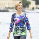 - Pullover in weichem Feinstrick – Farbe GRÜN-BLAU-MULTICOLOR – Ansicht 1 - Pullover in weichem Feinstrick, in Größe 036 bis 052, in Farbe GRÜN-BLAU-MULTICOLOR – Farbe GRÜN-BLAU-MULTICOLOR – Ansicht 1