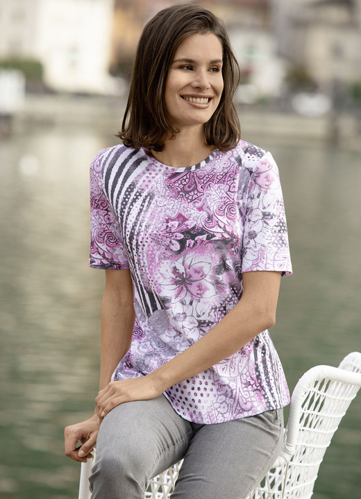 Shirts - Shirt mit Alloverdessin Ansicht 2 Shirts - Shirt mit Alloverdessin, in Größe 038 bis 054, in Farbe JEANSBLAU-BLEU-MULTICOLOR Ansicht 2