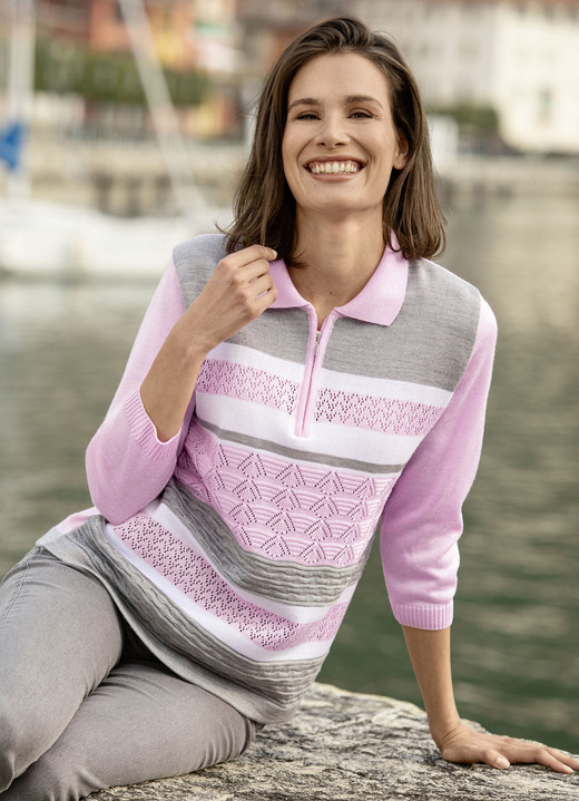 Pullover - Pullover mit dezentem Glanz Ansicht 2 Pullover - Pullover mit dezentem Glanz, in Größe 038 bis 054, in Farbe ROSÉ-GRAU-WEISS Ansicht 2