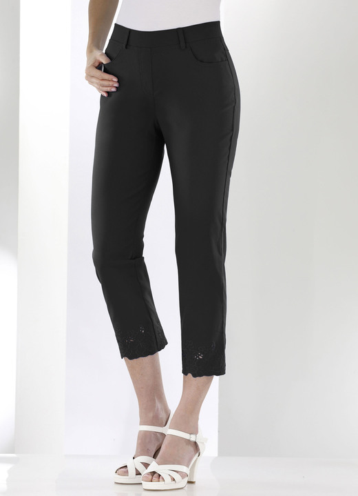 Hosen - Hose mit floralen Lochstickereien, in Größe 018 bis 052, in Farbe WEISS Ansicht 6