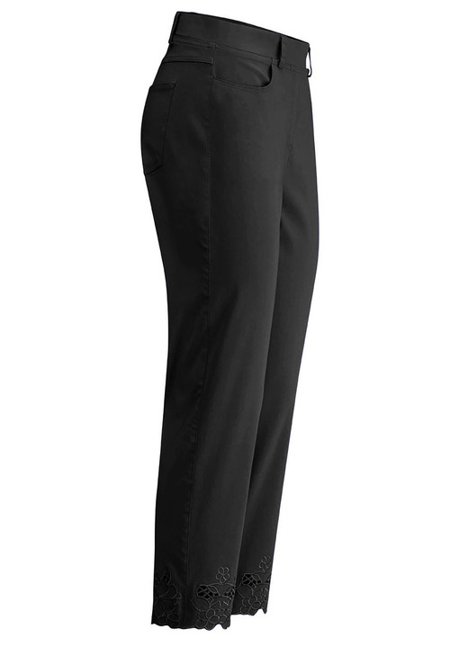 Hosen - Hose mit floralen Lochstickereien, in Größe 018 bis 052, in Farbe WEISS Ansicht 4