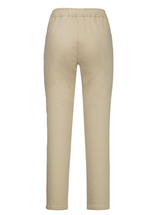 Hosen mit Knopf- und Reißverschluss - Jeans in 7/8-Länge, in Größe 019 bis 058, in Farbe BEIGE Ansicht 2